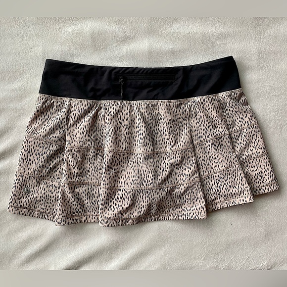 Lululemon athletic skirt - Picture 1 of 3